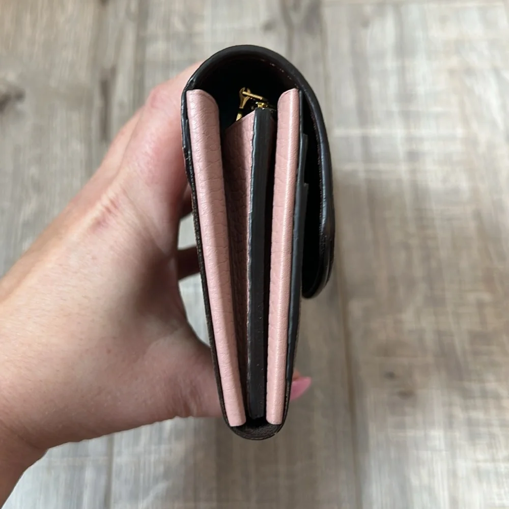 Louis Vuitton Sarah Wallet - Picture 9 of 11